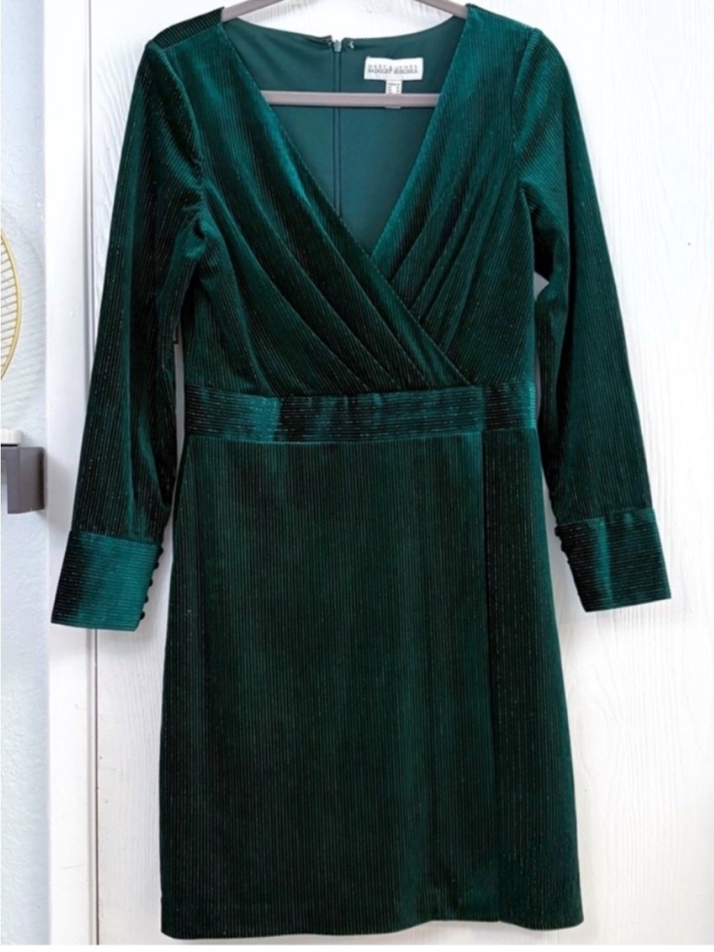 Badgley Mischka Emerald Green Long-Sleeve Velvet Wrap Dress Size 10